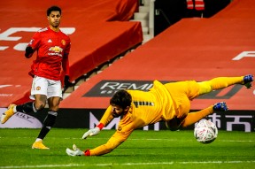 包含赛前社区盾焦点战，葡萄牙体育绝杀压哨，质疑声仍在，更衣室氛围转暖的词条亚娱体育网页版